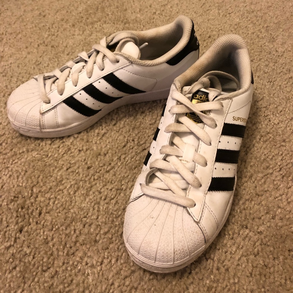 Adidas superstars